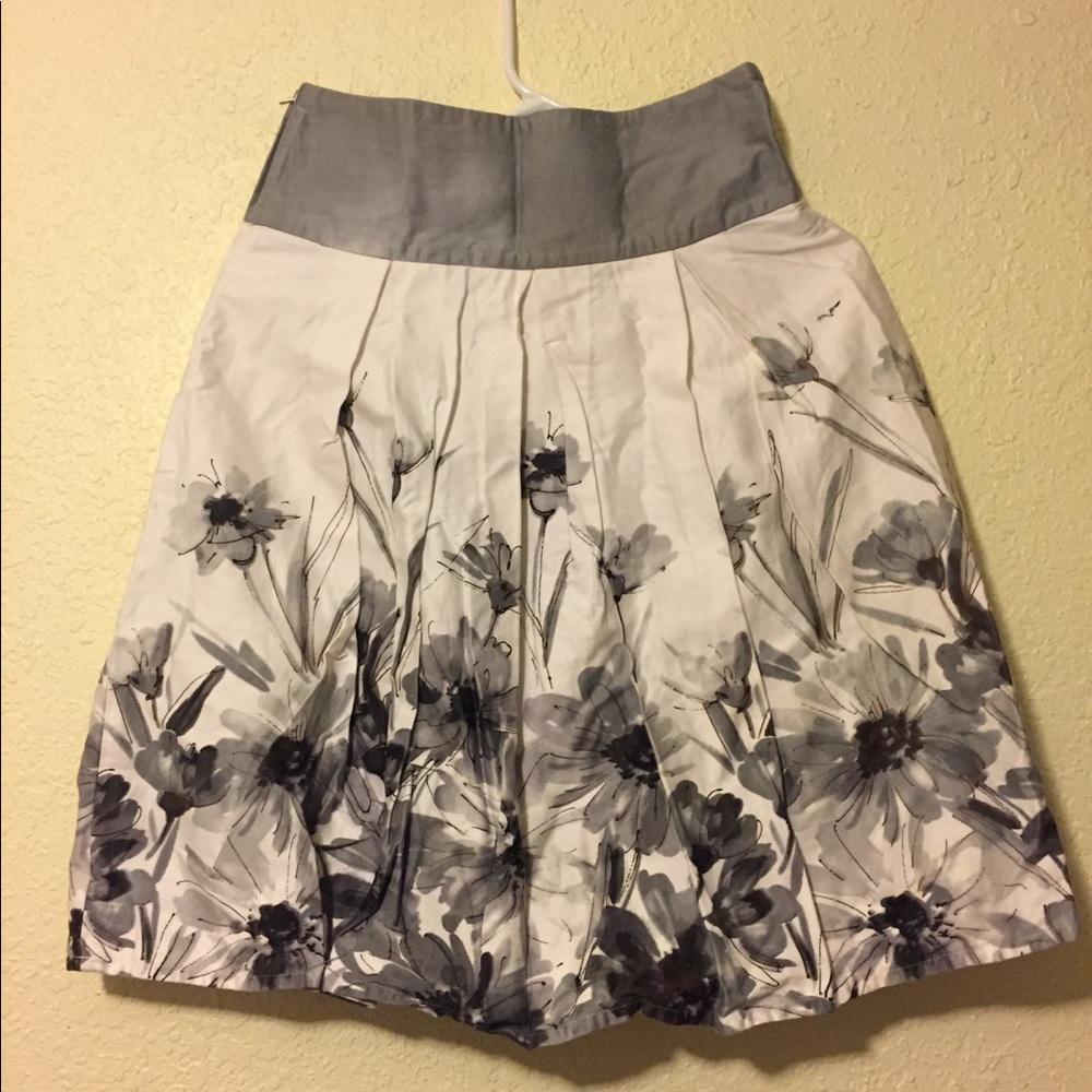 Women skirt